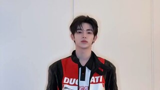 การเต้นรำ "แส้ฟาด" ของจางห่าว