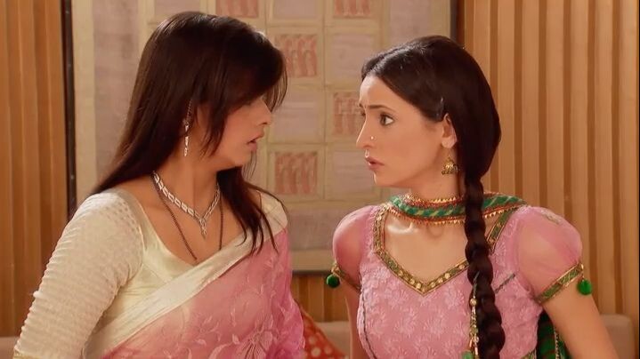 Iss Pyar Ko Kya Naam Doon-124