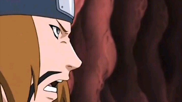 Naruto, Pain terbaring di kapsul luar angkasa, dikelilingi oleh lima kapsul luar angkasa.