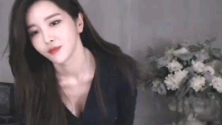 尹素婉18年4月直播舞蹈合集