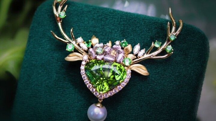 Oh my god! Flowers and deer antlers have actually sprouted on the emerald…