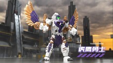 Dual forms of tech-inspired toys, capable of assuming a cool combat stance at every moment