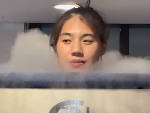 [Zhang Yufei] In a liquid-nitrogen cryochamber at minus 100 degrees Celsius, even Sister Fei has bee