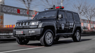 في اليوم الذي يُفترض أن تجتمع فيه الأسر، حافظوا هم بثباتهم على إضاءة منازل الجميع.