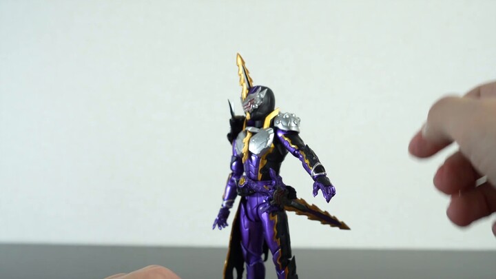 Woohoo Hiba, masa depan tidak akan mengubah SHF Kamen Rider King Sword Evil Feilong