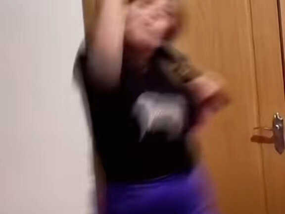 المعلمة غو المذهلة، الأخت هي ملكة الرقص الساخن