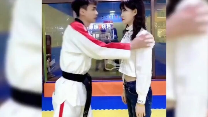 Tổng hợp những tình huống dở khóc dở cười khi tập võ tự vệ