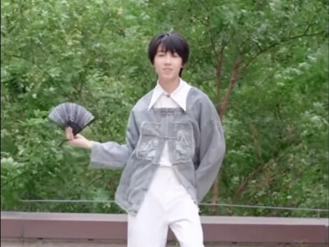 Yang Bowen danced to "Ji Ming Yue."