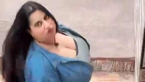 Hallo guys!! Jhamri kitni moti ho gyi h yar #funny  #shortvideos #comedy ##funny