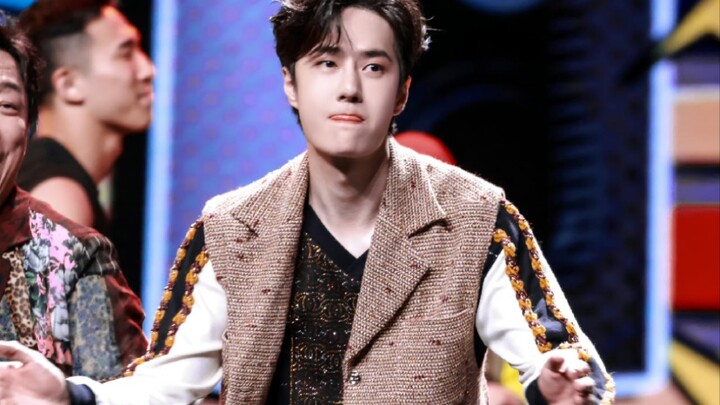 [Wang Yibo] Dancing hip-hop at the Golden Goblet Ceremony, and dressed so handsomely! This man is so