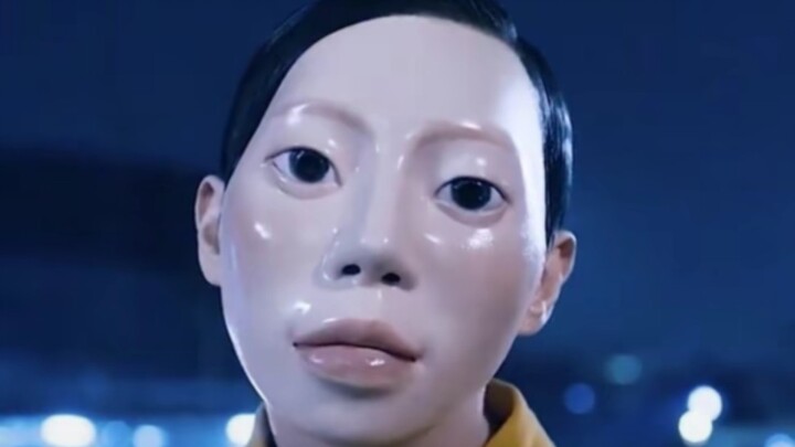 Kucing: Bawa bantal peluk jelekmu sebelum sidang dimulai!