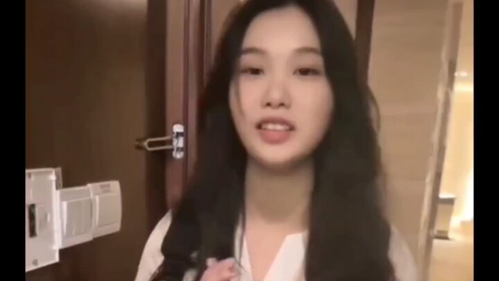 “แม่เธอยังพูดอะไรอีก?”