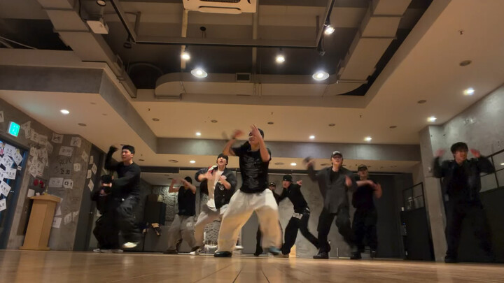 This “one-in-a-hundred-million” guy is on vacation and headed to the dance studio again | 260221 Sun