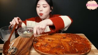 Sườn om siêu cay, bánh gạo, cơm nắm rong biển cuối #amthuc