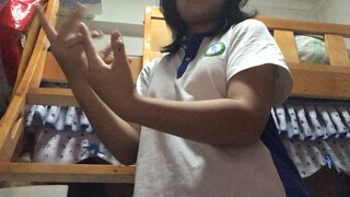 Tarianku tidak bagus, tolong abaikan penampilanku yang jelek