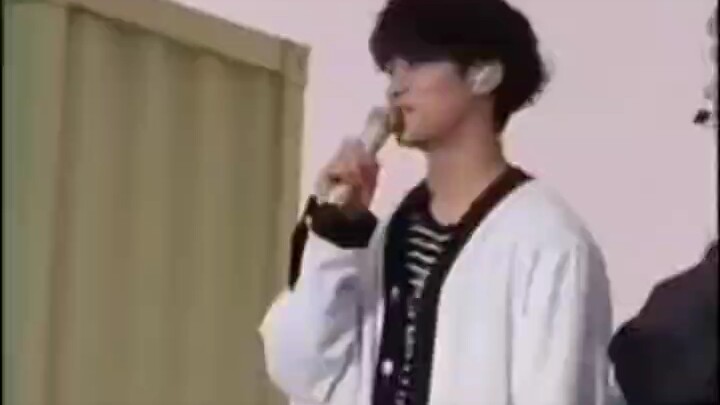 Kim Min-gyu, hỏng rồi, lỡ tay bắt được một chú cún thật rồi (⑅•͈ᴗ•͈).:*♡