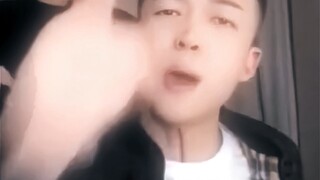 “ท่าทางของเธอดูคล้ายคุณสามส่วน ฉันก็เริ่มใจเต้นรัว”