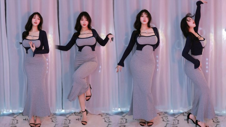 Who’s excited for the one-strap sandals!