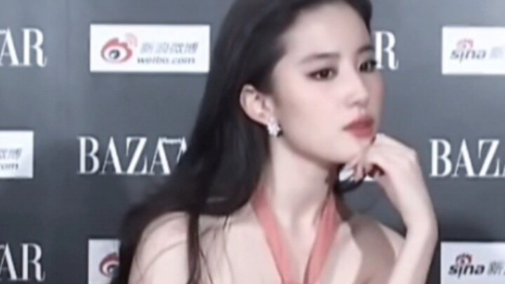 明艳大方的顶级美女