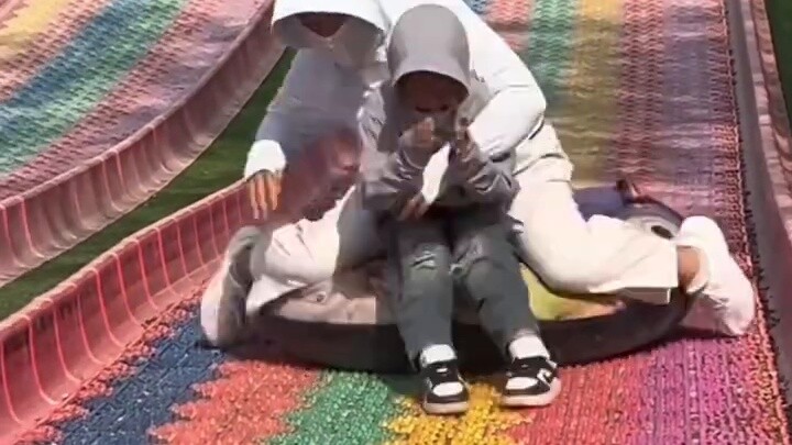 Those funny moments when I couldn't stop the car made me laugh so hard that my abs got hurt haha!