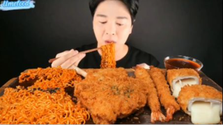 Mì - cốt lết - tôm chiên phần 1 #mukbang