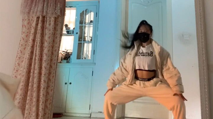 I'm coming, I'm coming, super powerful, I'm the most popular 2ne1 Xiaolong Achu choreography~