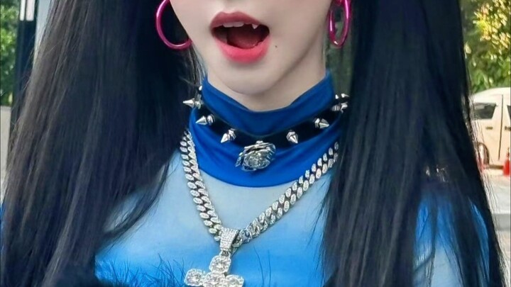 A female idol whose stage presence was already dazzling from the very beginning of her debut