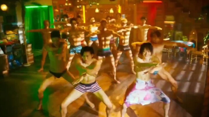 The live-action version of Azure Sea: Super-burning dance