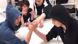 【Line Dance】มวยปล้ำแขนกับนักเต้นไลน์หนุ่ม (2)