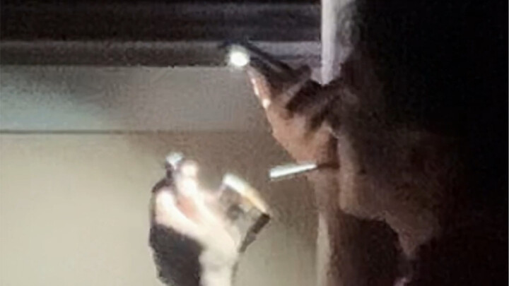 18岁时在家想抽🚬