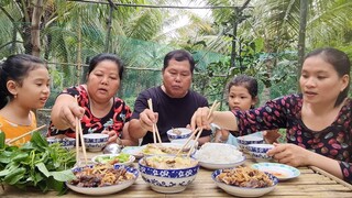 Vịt Cồ Nấu Măng Bữa Cơm Ấm Áp Bên Gia Đình Trong Mùa Dịch| TKQ & Family T704