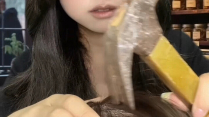 [ASMR] الساحرة تعالج لك تساقط الشعر لكنها مزيفة