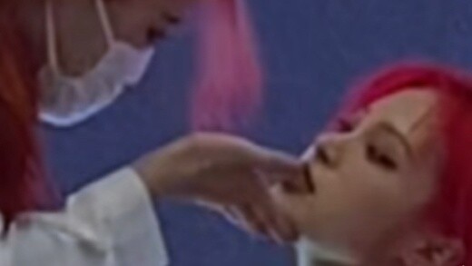 China's own Lee Sunmi! Challenge the high-heeled roadshow tail