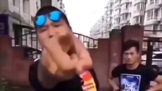 Phiên bản phụ đề sửa lỗi của "Đoàn trưởng, anh chính là ca nữ", thuận tiện cho việc học thuộc!
