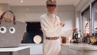 Cách phối đồ của bà cụ này thật đáng học hỏi đấy