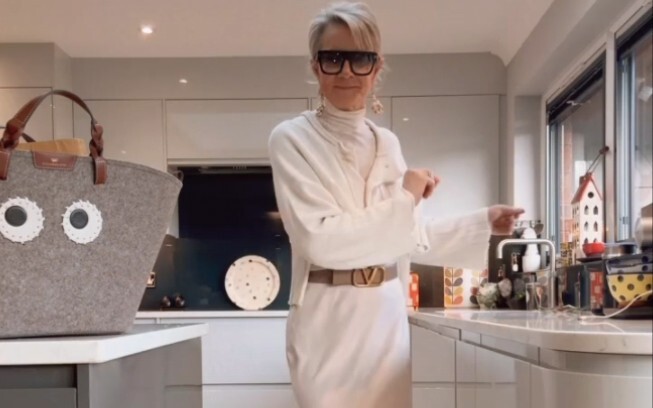 أزياء هذه الجدة تستحق التعلم منها حقًا