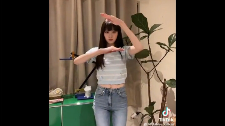 李圣经 tiktok 更新舞蹈挑战