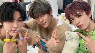 อาบีผู้ซุกซนที่ปรุงด้วยกลิ่นนีออนบริสุทธิ์ ขอโทษด้วยที่ความปรารถนาเล็กๆ ของเราทำให้เหล่าสาวงามทั้งหก