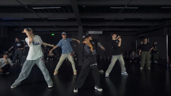 TF Family Generation 3 Beijing New Dance Studio Masterclass: "Wus Good/Curious" - Rehearsal Room