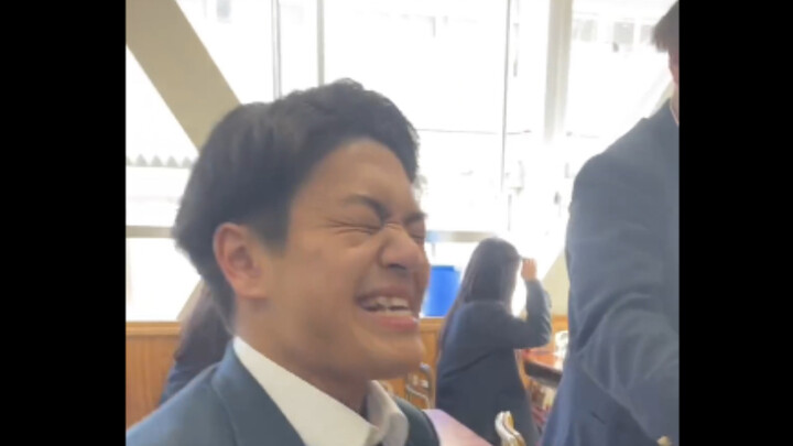 Tanya kepada para siswa berapa skor yang bisa mereka peroleh dalam ujian (versi Jepang)