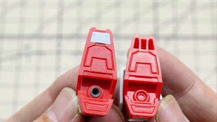 How to fill the gaps in the soles of Gundam feet? Tips for adding details