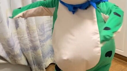 Mặc quần áo vào, tôi chính là chú ếch sáng nhất con phố này, Ếch Ếch Triệu Việt