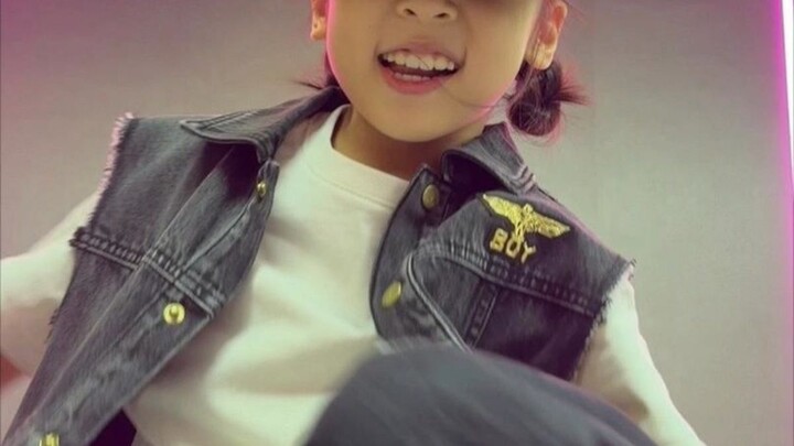 Every day I ask my sis: “Why don’t you smile when you look at me?” How do I tell her, “Your sister i