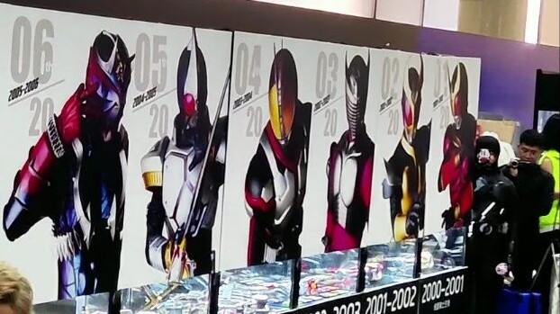 Kamen Rider bisa bertransformasi kan? Kakak Xiao Ming tidak bisa melakukannya