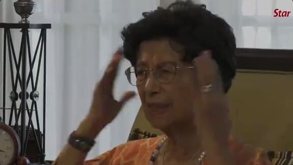 Tun Dr Siti Hasmah Haji Muhammad Ali merupakan antara doktor wanita Melayu terawal di Malaysia