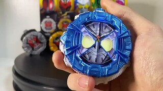 The first batch of Zi-O PB limited edition dials, I guess there are many people who like Poppy dials