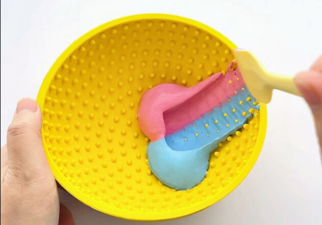 This thing could easily amuse even me, let alone a dog!