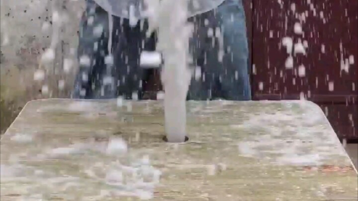 โต๊ะที่พ่นน้ำได้! ใช้ดีไหม?