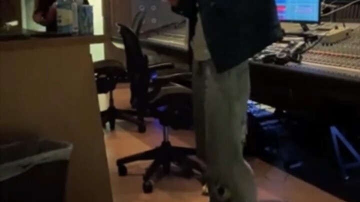 [Zhang Yixing] No way, who gets it!!!