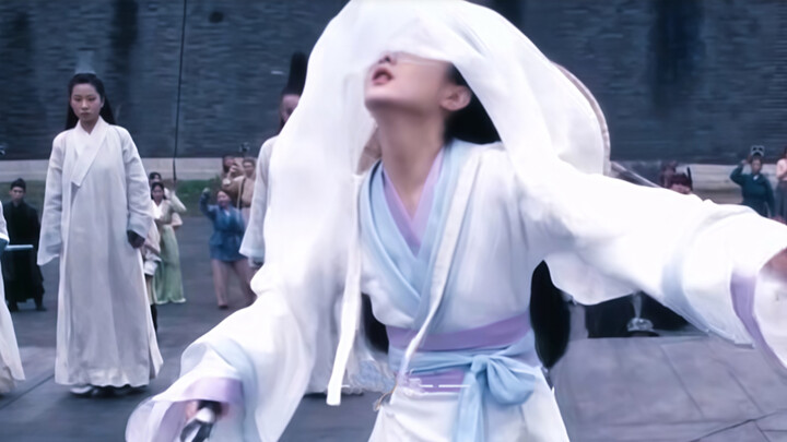 No wonder there are sword fanatics—this first-person view of a swordfight is just too addictive!